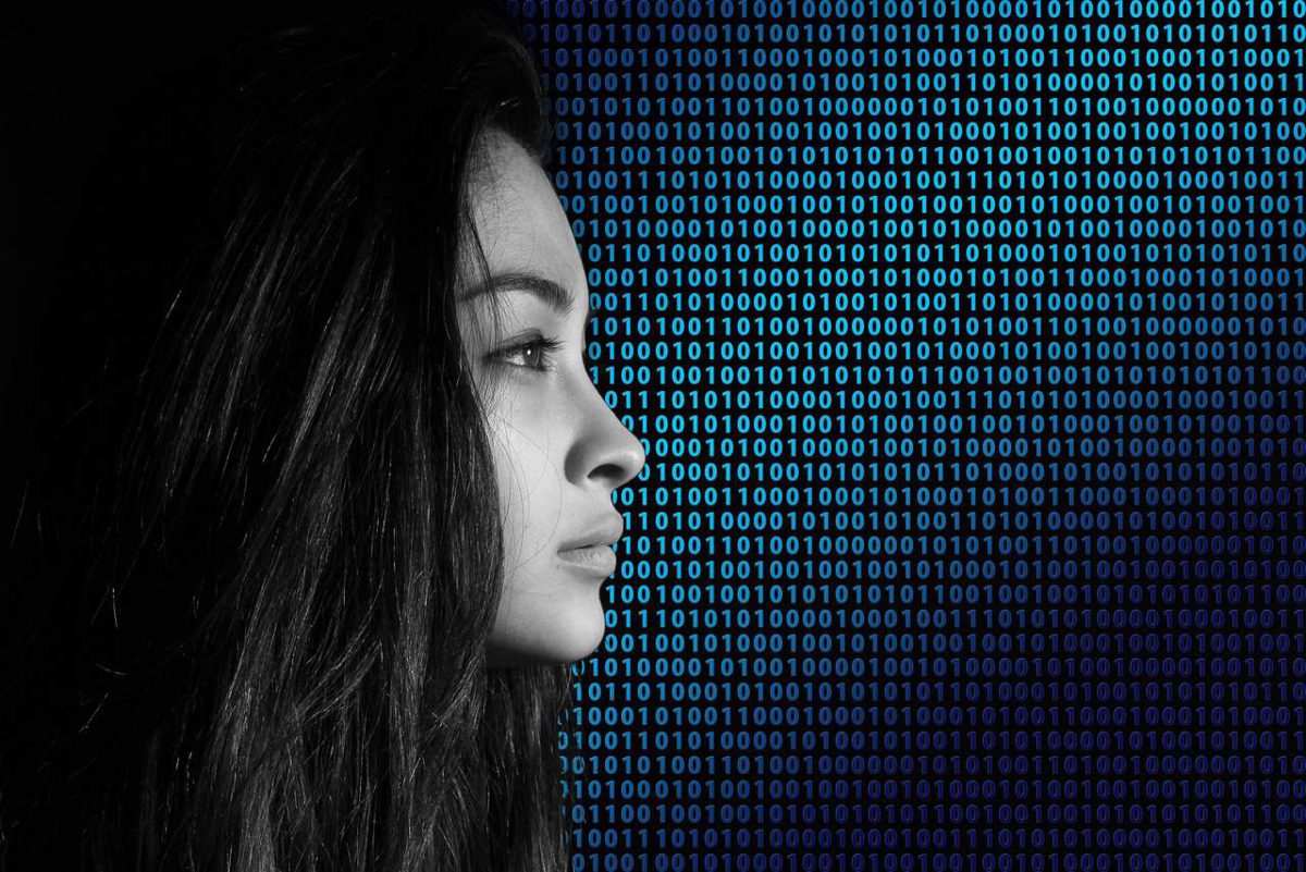 Una nueva y sexy voz llega para conversar con los usuarios digitales