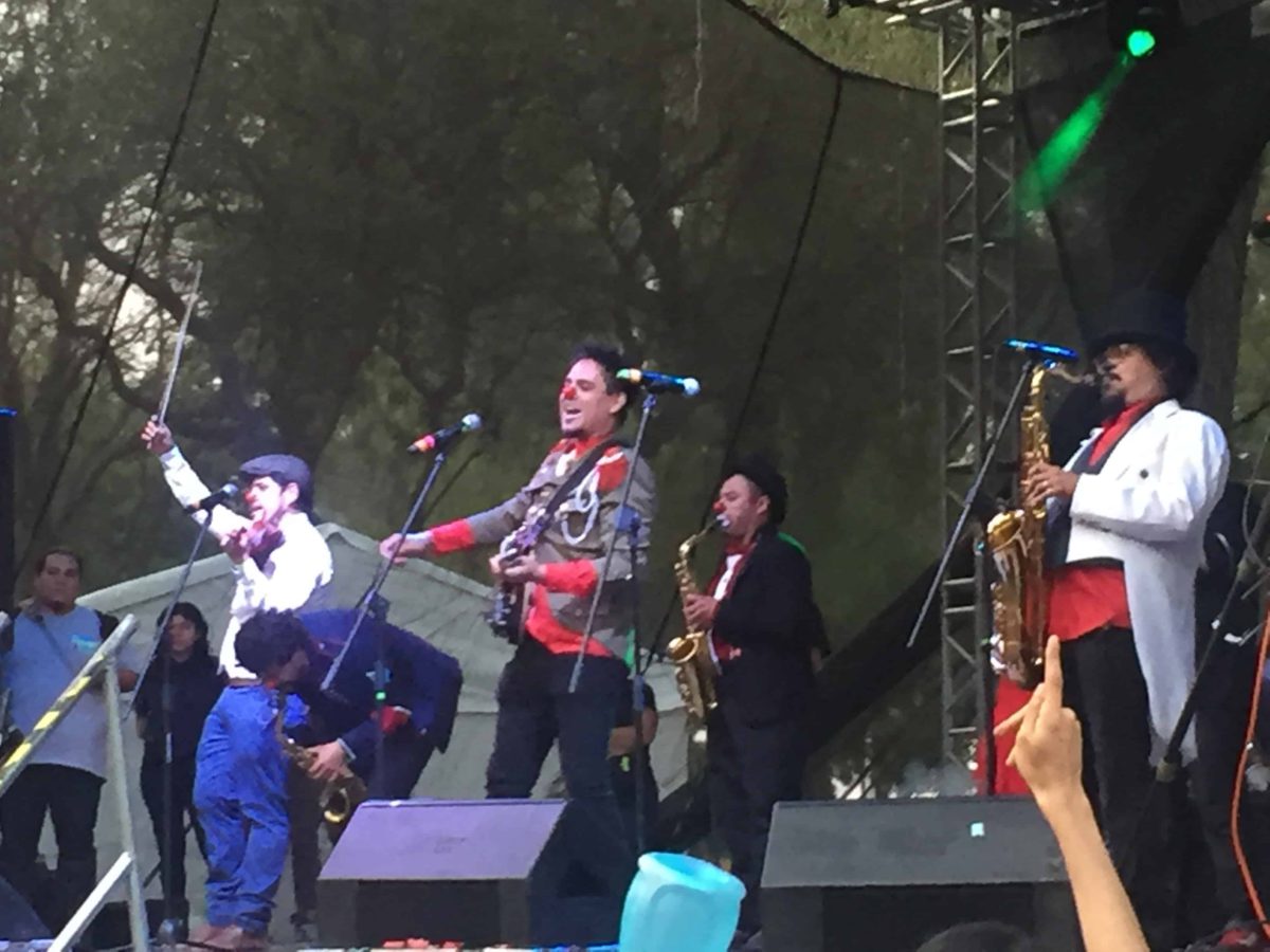 Triciclo Circus Band, una bola de payasos con mucho talento