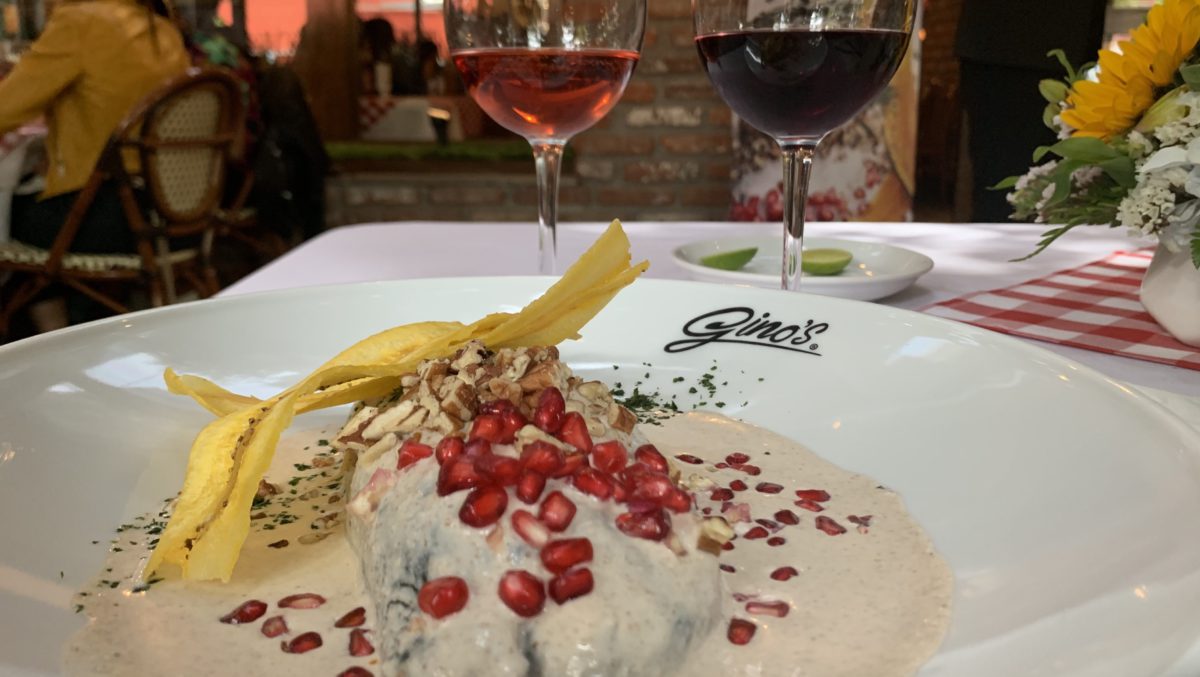 Gino’s te reta a degustar su exquisito Chile en Nogada